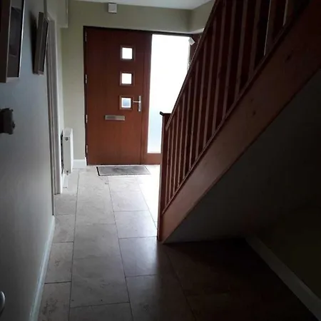 Immaculate 3-Bed House With Private Secure Garden